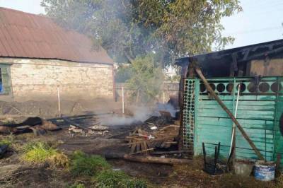 Сгорел сарай, гори и хата: в Харьковской области ревнивица устроила пожар