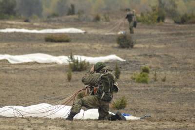 В ходе учений «Кавказ-2020» десантников на поле боя поддерживала армейская авиация