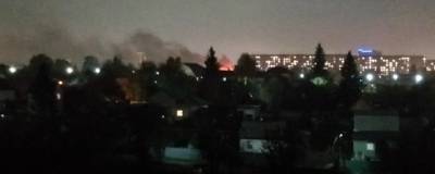 В Калининском районе Новосибирска загорелись два частных дома