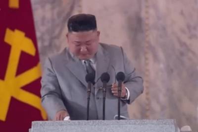 Ким Чен Ын "прослезился" и извинился перед своим народом