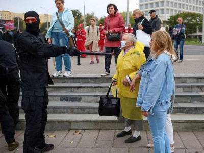 В Минске пенсионеров разгоняли слезоточивым газом