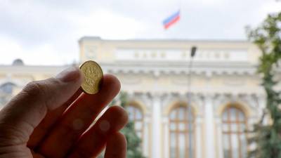 В ЦБ оценили влияние ослабления рубля на инфляцию в России
