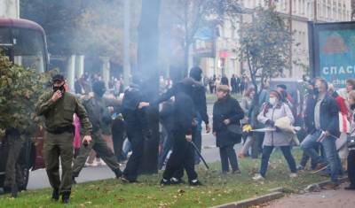 Против участников марша пенсионеров в Минске применили слезоточивый газ