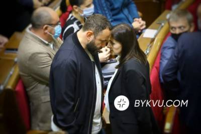 Клименко угрожает подать в суд на «Буквы» из-за расследования Бигуса о Дубинском
