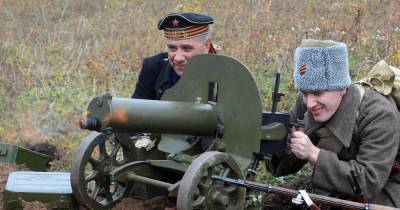 Пулемет Максим и "мосинки" нашли на чердаке горящего дома в Крыму