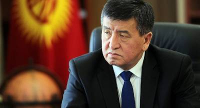 Президент Кыргызстана вновь объявил в стране чрезвычайное положение