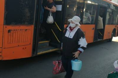 Пожилым оренбуржцам придется еще две недели посидеть дома