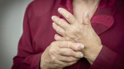 Ревматолог рассказал о смертельной опасности артрита