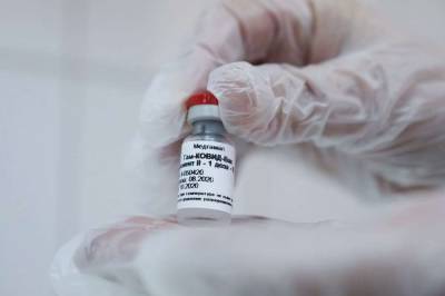 Преимущество наличия нескольких вакцин от коронавируса назвал глава РАН