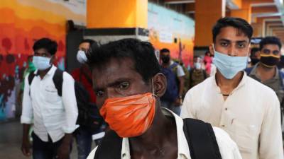 В Индии за сутки зафиксировано более 55 тысяч случаев коронавируса