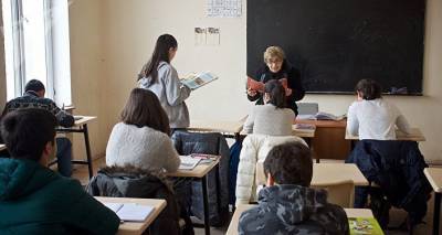 Коронавирус срывает уроки: еще одна школа в Кутаиси перешла на онлайн-обучение
