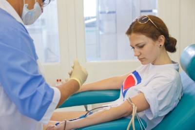 Мариинская больница заявила об острой нехватке донорской крови всех групп