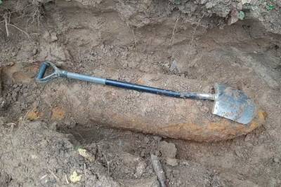 В садовом товариществе Смоленска обнаружили бомбу