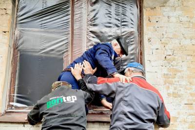 Рязанцы помогают восстанавливать военный городок в Скопинском районе