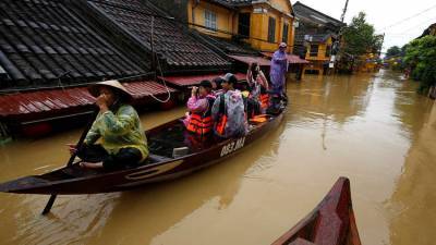 Во Вьетнаме ураган вызвал наводнения, погибло 17 человек