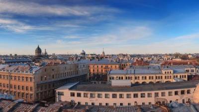 Названы самые популярные города для отдыха петербуржцев этой осенью