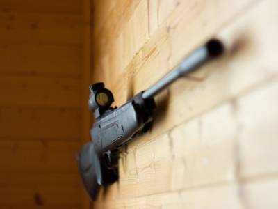 Следственный комитет проверит законность выдачи разрешения на оружие борскому стрелку