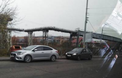 Власти назвали причину пробок на мосту в Кемерове