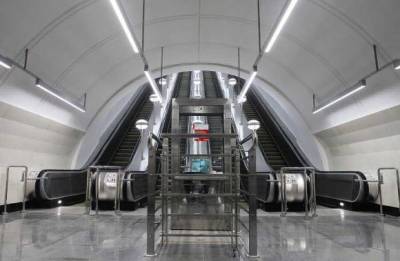 Две женщины подрались на эскалаторе в московском метро
