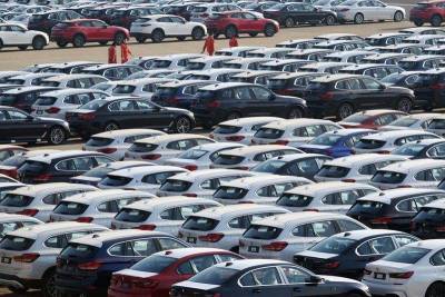 Продажи автомобилей в Китае подскочили на 13% в "золотом сентябре"