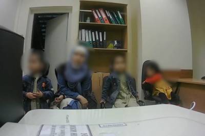 Пограничники поймали женщину, которая пыталась покинуть Украину с тремя детьми по фальшивому паспорту