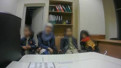 Женщина с поддельным паспортом пыталась вывезти из Украины трех детей
