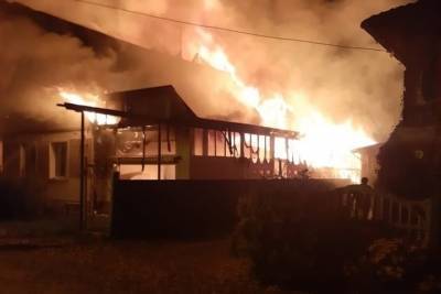 Костромичей призывают помочь учительнице, у которой сгорел дом