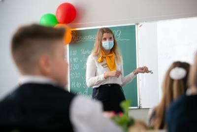 Свердловские власти: школы становятся «островками безопасности» от коронавируса