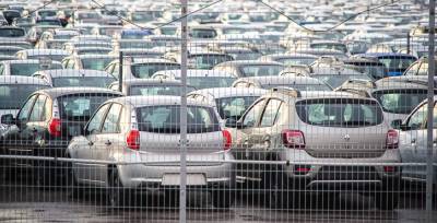 Продажи автомобилей с пробегом в России растут три месяца подряд