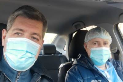 Бизнесмен и руководитель штаба Навального начали развозить врачей к пациентам в Иркутске