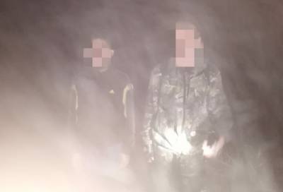 Двух заблудившихся мужчин вывели из леса у деревни Крапивино
