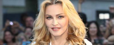 Мадонну с неестественной формой лица не узнали фанаты