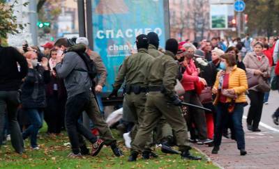 «Эти, в хаки, распыляли старикам в лицо газ». Стали известны подробности позорного инцидента на «Марше пенсионеров» в Минске