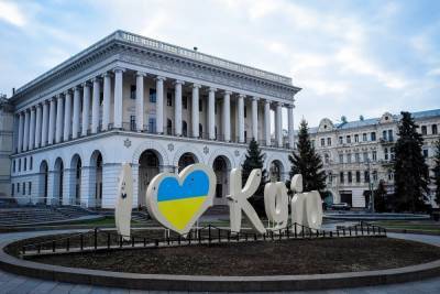 В Киеве заявили, что проведение опроса на выборах противоречит избирательному процессу