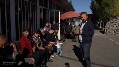 Жительница Арцаха: наше село обстреливает ракетами армия Азербайджана