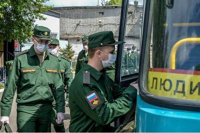 Украина назвала военным преступлением призыв крымчан в армию России