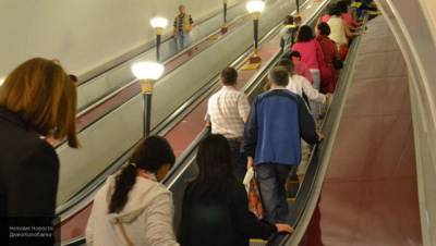 Девушка подралась с пенсионеркой на эскалаторе московского метро