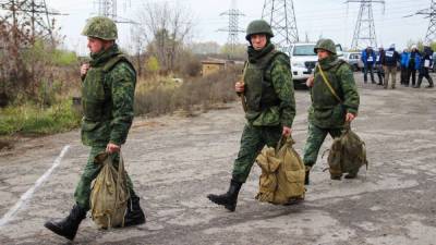Россия взялась за "военнообязанное" население Донбасса: что ждет местных жителей
