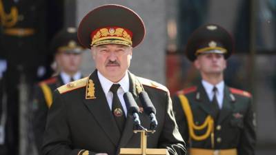 Эскалация в Беларуси: Лукашенко разрешил полиции стрелять в демонстрантов