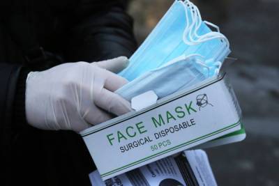 ФАС объяснила резкий рост цен на маски в аптеках Петербурга