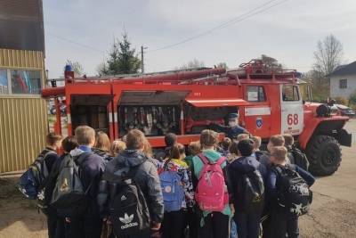Тульские спасатели проводят открытые уроки в школах