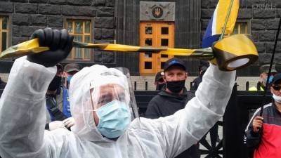 Украинский эксперт предсказал провал Киева в борьбе с коронавирусом