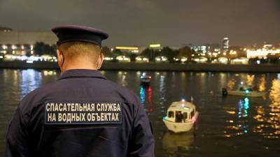 Специалисты ликвидировали загрязнение на Москве-реке в центре столицы