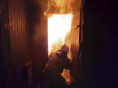 В Космакова загорелись 2 дома, 2 бани и беседка