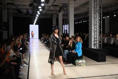 Mercedes-Benz Fashion Week пройдет на отдельных площадках из-за ситуации с COVID-19