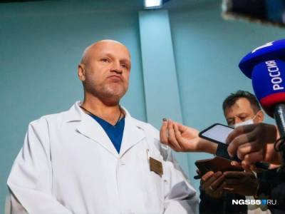 Лечивший Навального омский врач решил уволиться из больницы