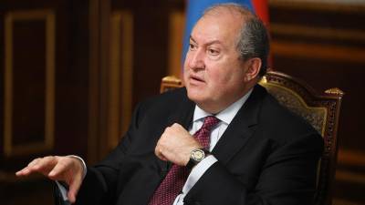«Всем нам нужно сожалеть о начале новой войны»: президент Армении — о ситуации в Карабахе и перспективах урегулирования