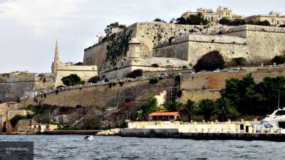 Контейнеры с лодками для ливийских беженцев задержали в Мальте