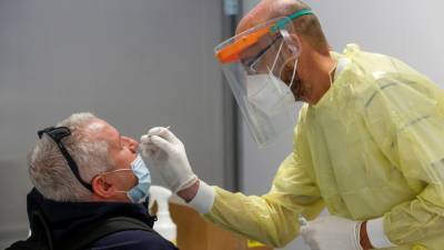 Во Франции за сутки выявили более 12 тысяч случаев коронавируса