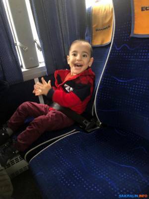 4-летний Ной Бадеян с ДЦП вернулся на Сахалин после операции